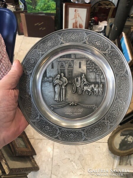 Tin wall plates, old but with new engraving, size 24 cm.