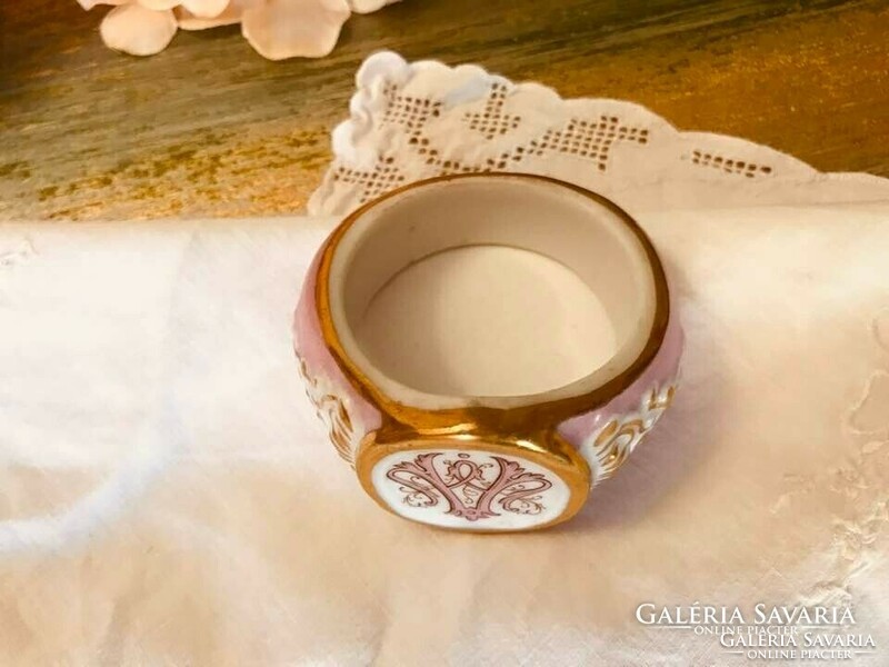 Porcelain napkin ring