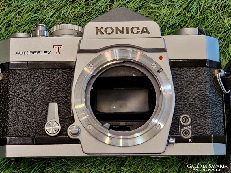Beautiful konica autoreflex t + hexanone 1.8 52 Mm lens