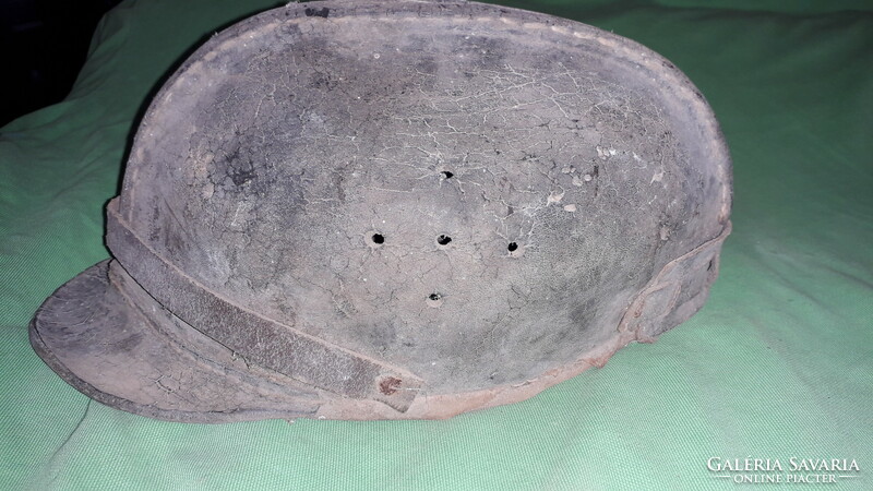 Antik múzeumi tárgynak való bőrböl készült BÁNYÁSZ ,VÁJÁR védő sisak sapka a képek szerint