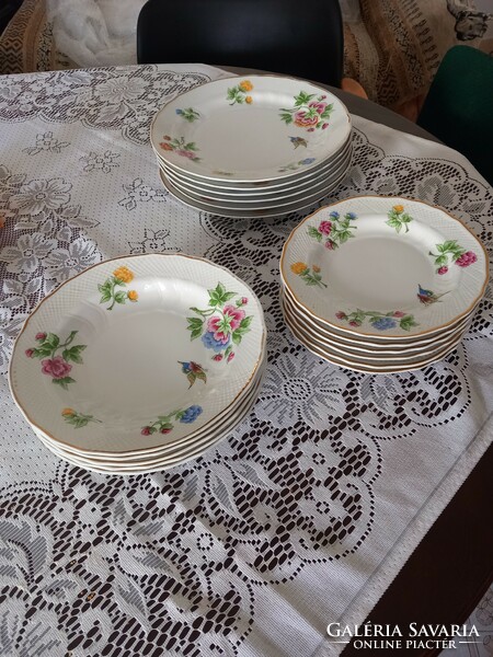 Hóllóháza porcelain hydrangea plate set