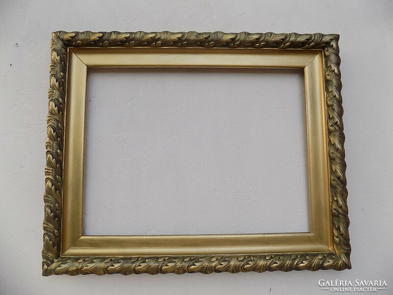 Restored picture frame: 77 x 97 cm. It is in perfect condition. Inner size 57 x 76 cm.