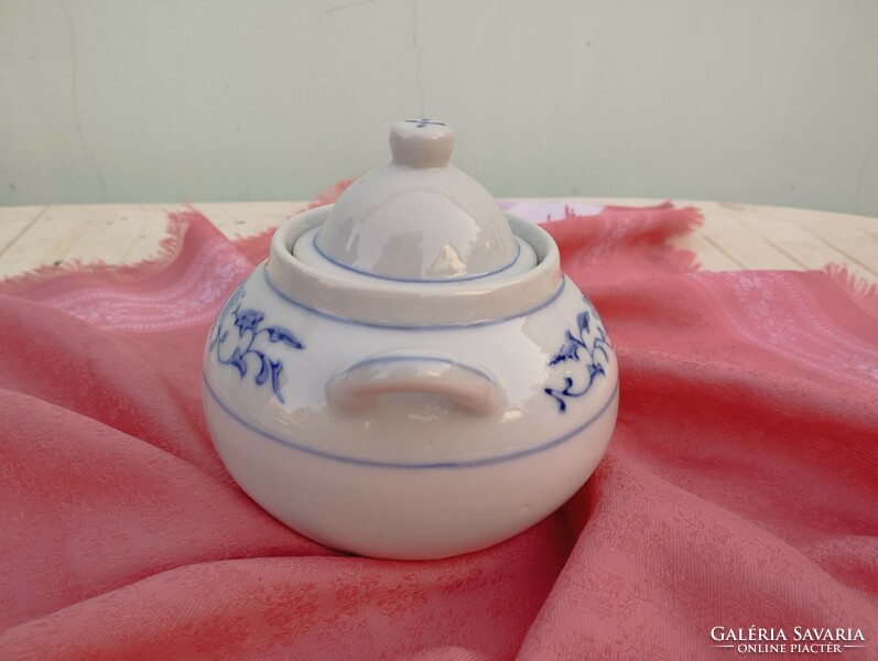 Chinese porcelain spout