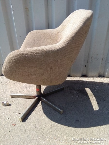 Retro shell armchair, swivel chair