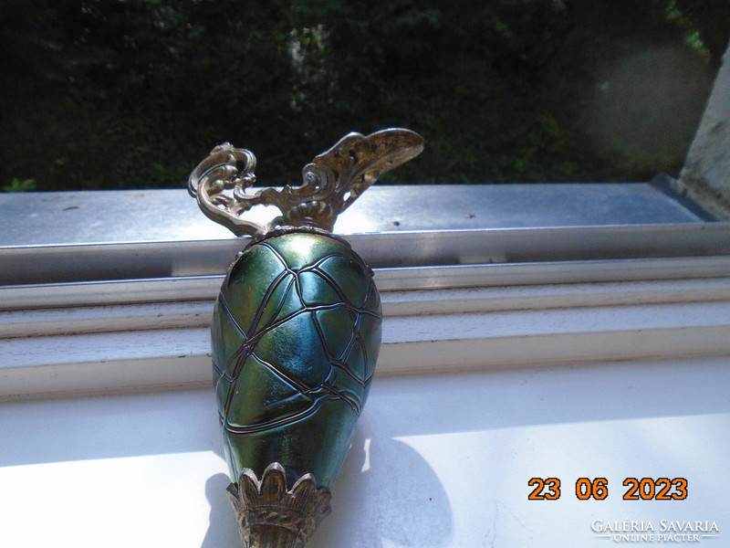LOETZ eozinos ,zöld ,kék, lila üveg arany tónusokkal Szecessziós  dísz karaffa bronz szerelékkel