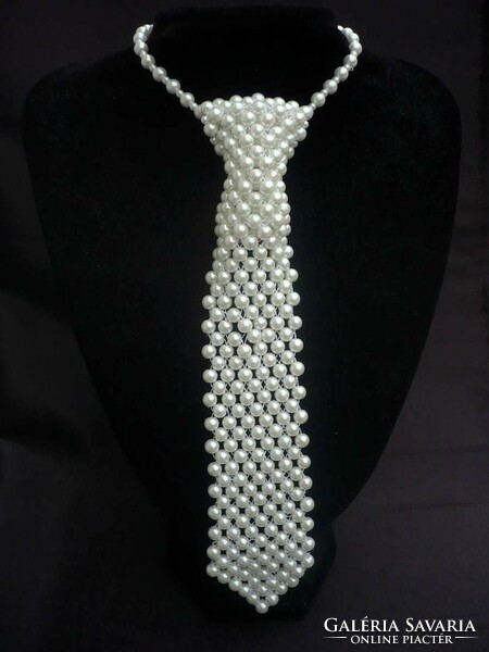 Üveg teklagyöngy nyakkendő nyaklánc négy variációban