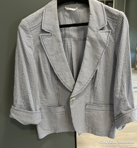 White and blue striped summer unlined blazer 40-42