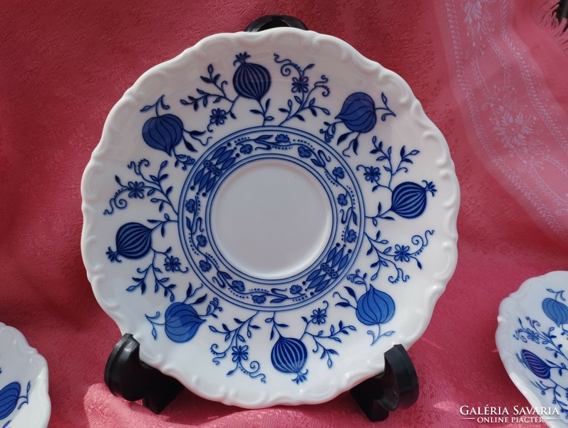 5 db. gyönyörű hagymamintás porcelán kis tányér