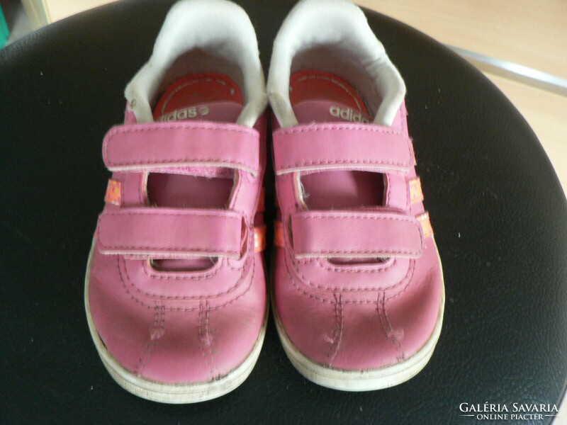 25-ös ADIDAS kislány cipő