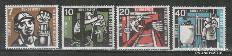 Postatiszta Bundes 0265 Mi 270-273        22,00 Euró