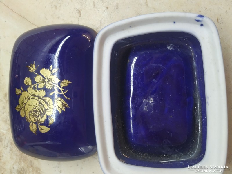 Porcelain gold rose bonbonier for sale! Cobalt blue beautiful raven house bonbonier