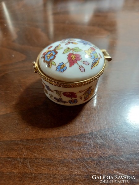 Porcelain jewelry holder