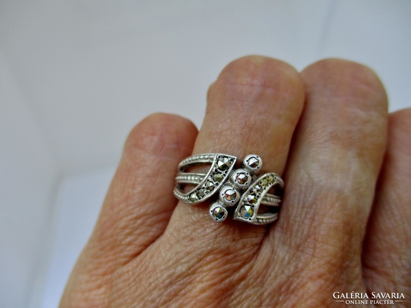 Beautiful old Hungarian handmade silver ring with marcasite