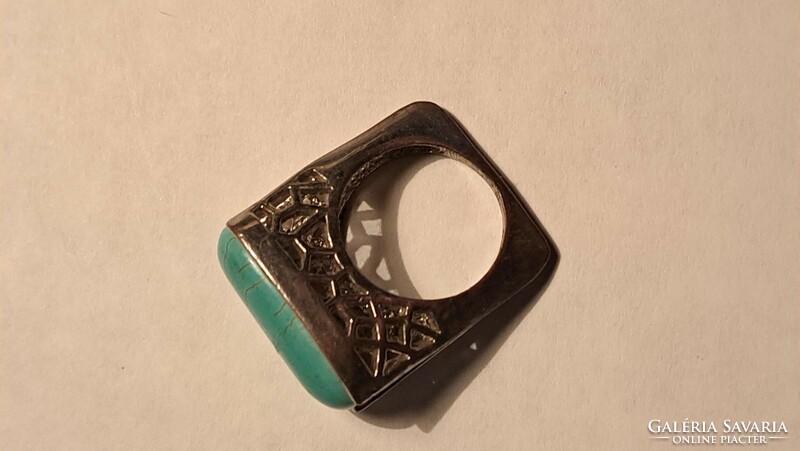 Antique Indian green stone ring 3x3.5 Cm