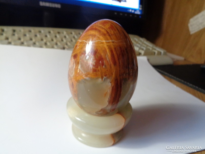 Alabástrom , tojás  , tartójával  , 7 és 5 cm