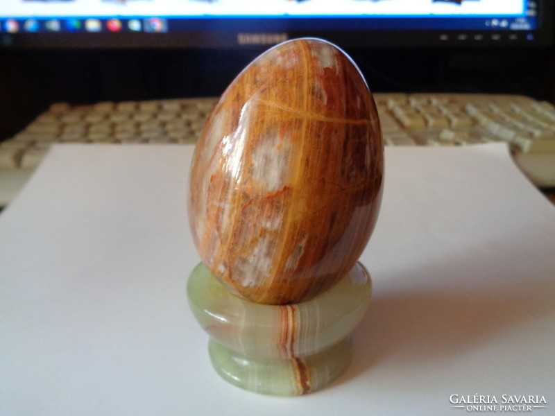 Alabástrom , tojás  , tartójával  , 7 és 5 cm