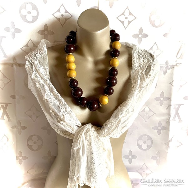 Unique wood and resin pearl Italian vintage necklace from the 1990s, quality pearl string