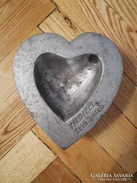 Szív alakú hamutartó | Alumínium