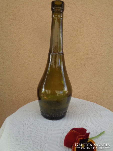 Sörös üveg , régi , 0,45 l . Első Magyar Részvény Serfőzde  BUDAPEST KŐBÁNYA  26,5 cm