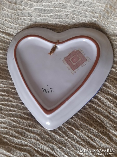Heart-shaped decorative wall ceramic plate or tray