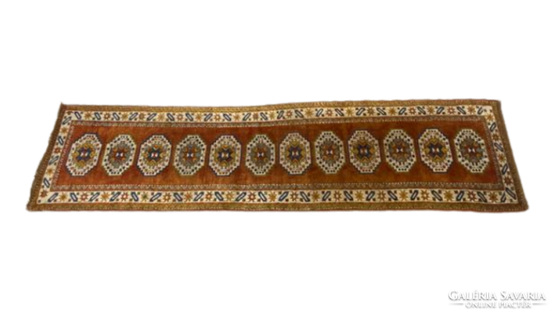 Special running mat with Caucasian pattern
