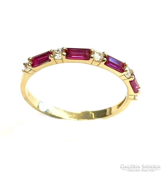 Gold ring with red and white stones 57m