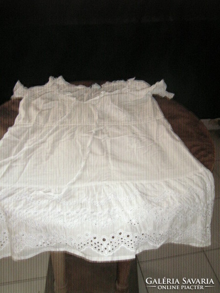 Beautiful special vintage style women's white madeira lace top
