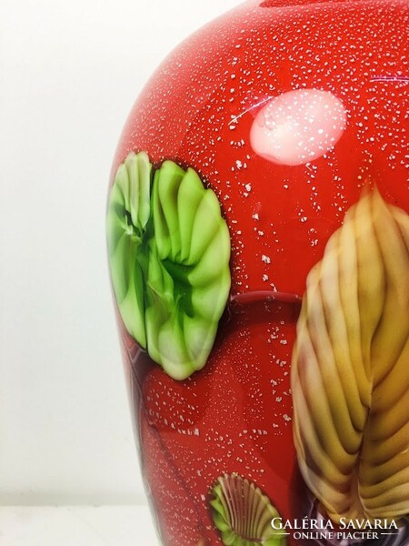 Nagyméretű vintage élénk piros florális díszítésű jelzett tömör üveg TOSO MURANO váza, 1970's -51146