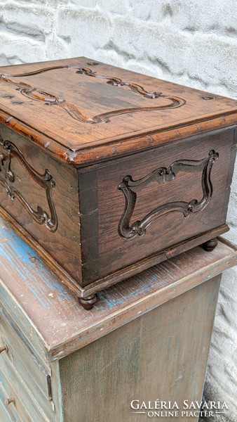 Contemporary baroque chest, bushing with original fittings