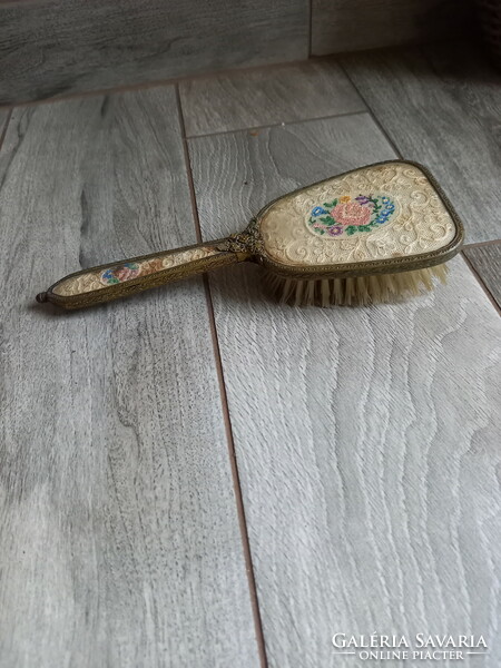 Beautiful old brush with copper frame (23.7x8.5x3.5 cm)