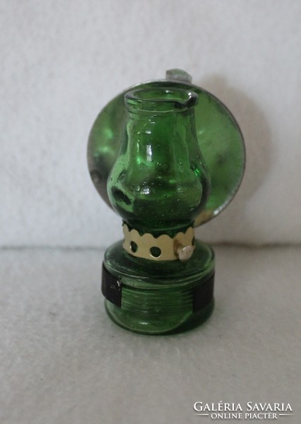 Miniature oil lamp