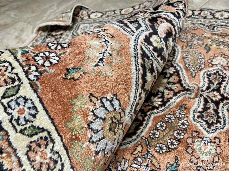 100% Silk carpet 195x114 cm