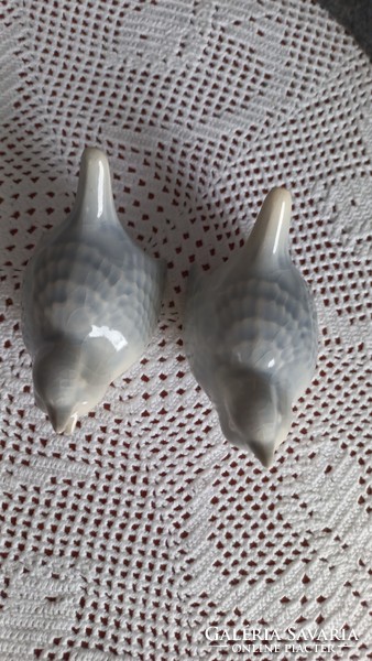 Szürke porcelán madarak párban, jelzett, repesztett mázas, sérülésmentes, 6 X 10 X 6 cm