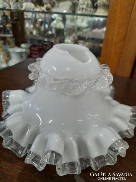 Thick milk glass lamp shade with ruffled edges. 21 Cm.