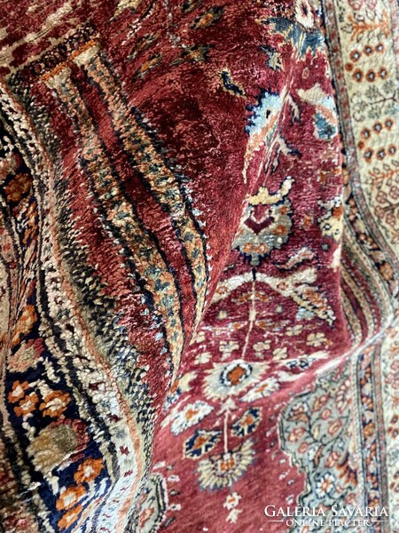 Kayseri 100% silk carpet 134x90cm