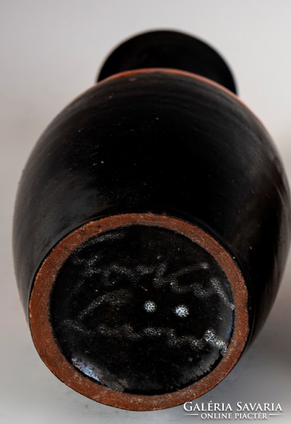 Lívia Gorka - black-orange vase (g35)