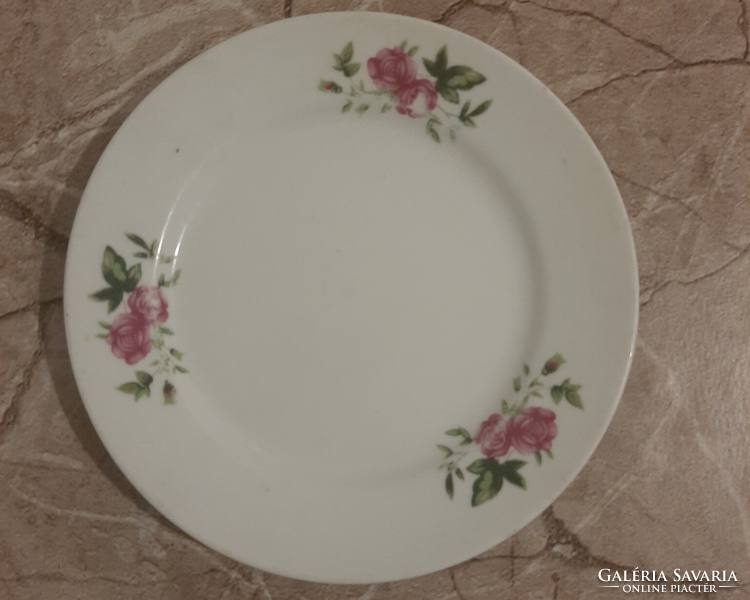 Virágmintás tányér
