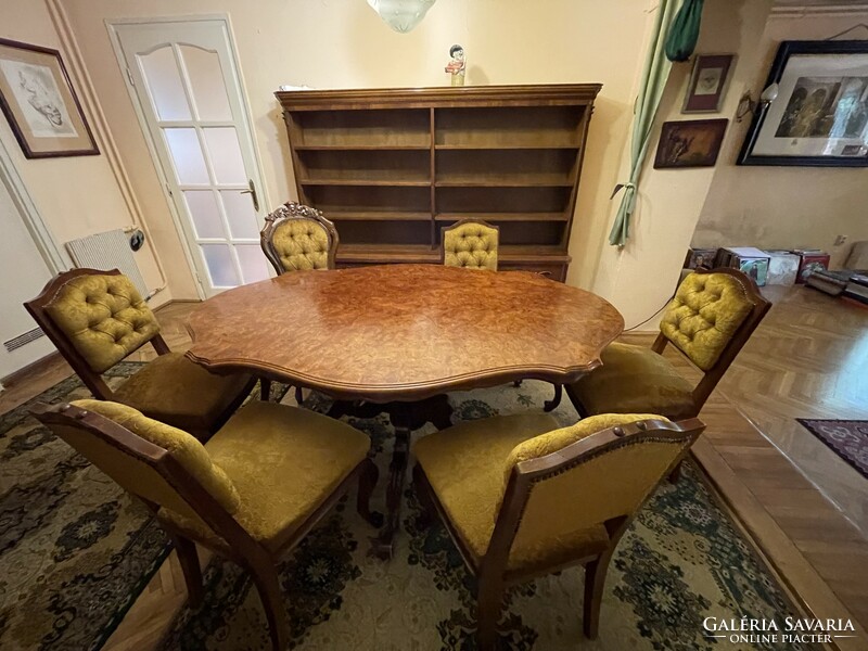 Neobarokk felújított tömör diófa asztal 6 székkel
