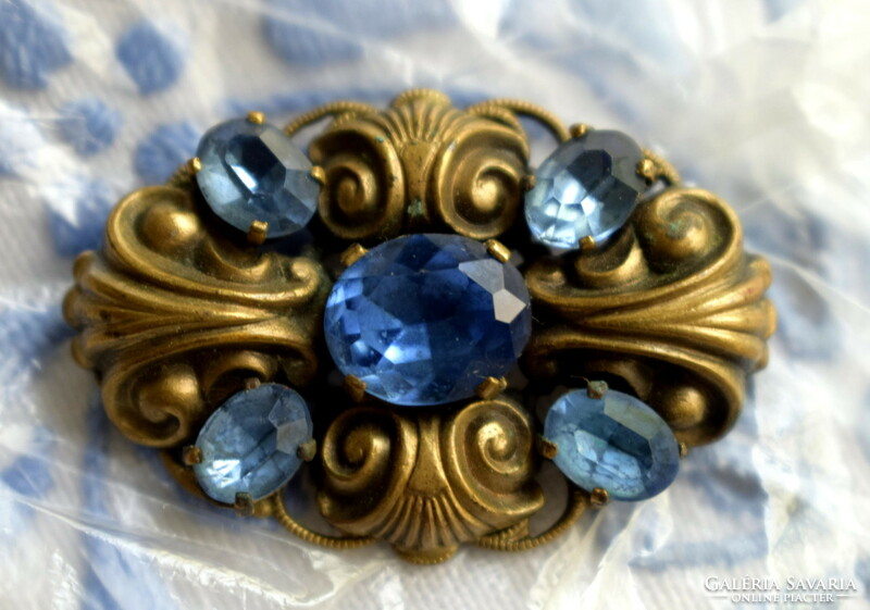 Antik ötvös ékszer bross kitűző filigrán fém  kék kő díszítéssel