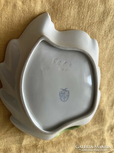 Bowl in the shape of a Herend leaf