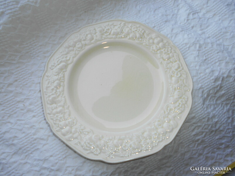 Angol porcelánfajansz   tányér  domború gyümölcs mintával