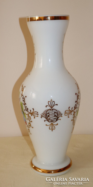 Rapotin glass vase