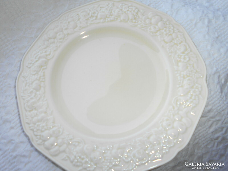 Angol porcelánfajansz   tányér  domború gyümölcs mintával