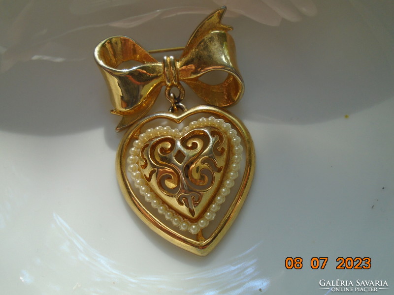 Bow openwork heart pendant brooch inlaid with pearls with very high quality gold plating