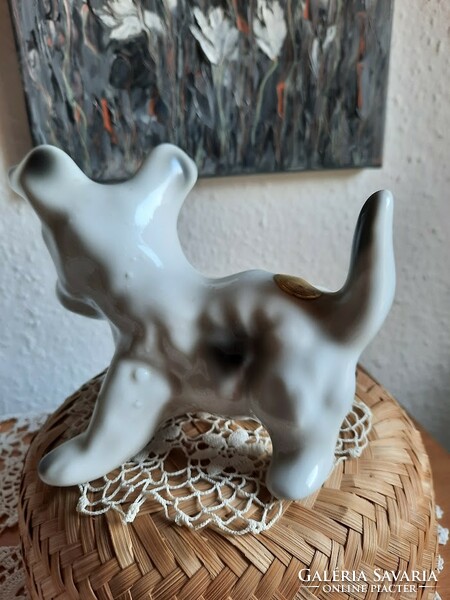 Kutya porcelán figura