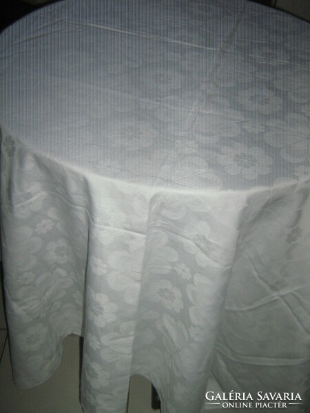 Beautiful white floral damask tablecloth