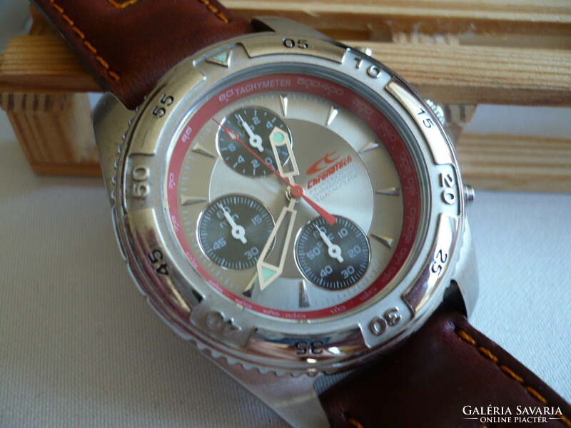 Chronotech with a never used beautiful and special chronograph gift box