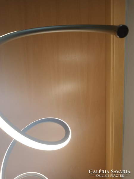 Modern design hangulat lámpa.