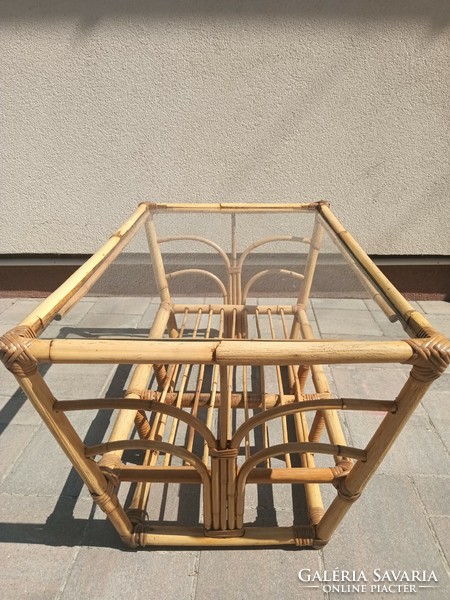 Bambusz dohányzó asztal