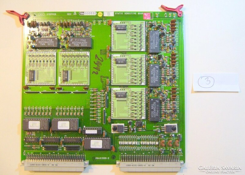 Antik darab Elektronikai panel -33- 3db. HN27C256G-25,5db.Fil-Mag delay line,stb. ALKUDHATÓ